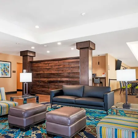 Comfort Inn & Suites Calgary Airport - North-3