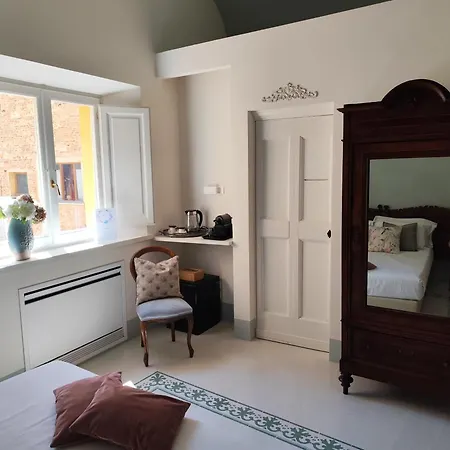 Dimora Dell'Erbe Rooms-2
