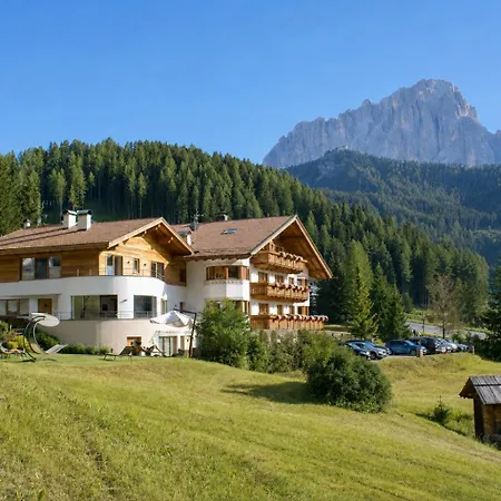Garni Hotel Rosengarten B&B-2