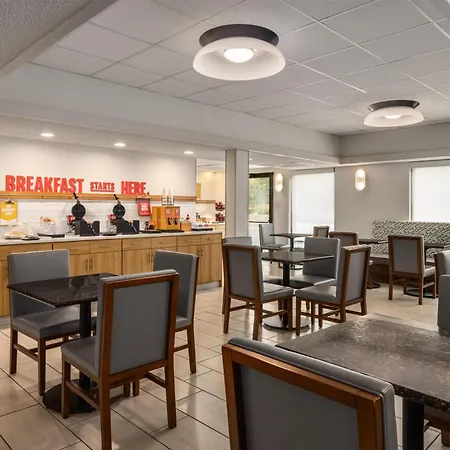 Hampton Inn Springfield-South-2
