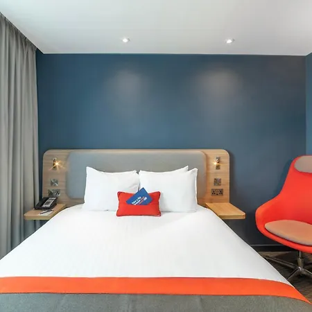 Holiday Inn Express - London Heathrow T4 By Ihg-3