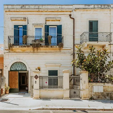 Dimoraletremuse Charming Guesthouse In Lecce-2