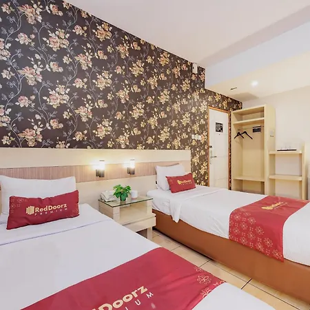 Reddoorz Premium Near Bandung Station-3