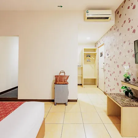 RedDoorz Premium near Bandung Station-3