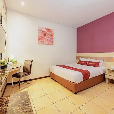RedDoorz Premium near Bandung Station-2