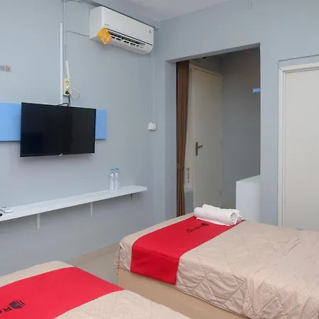Reddoorz Near Malioboro Tugu Station Jogja 2-3