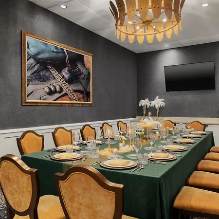 The Peregrine Omaha Downtown Curio Collection By Hilton-3