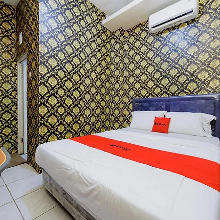 RedDoorz Plus near ITC Cempaka Mas 2-2