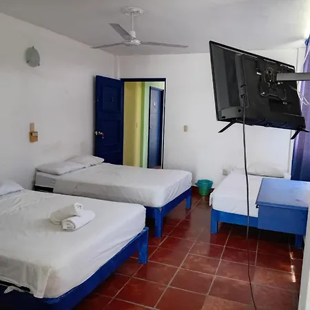 Mayflower Hotel & Hostal-3