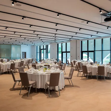 Erth Abu Dhabi Hotel-3