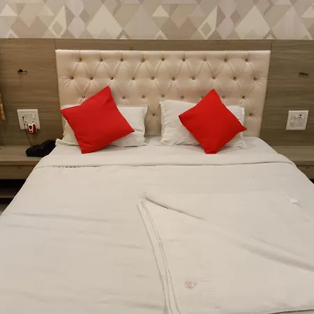 Hotel Time Gold Near Domestics Airport-2
