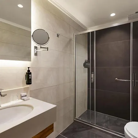 Days Inn By Wyndham Istanbul Bomonti-3