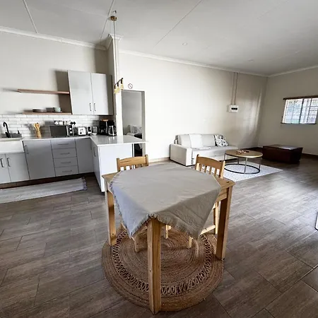 Family Garden Suite - Sleeps 4-3