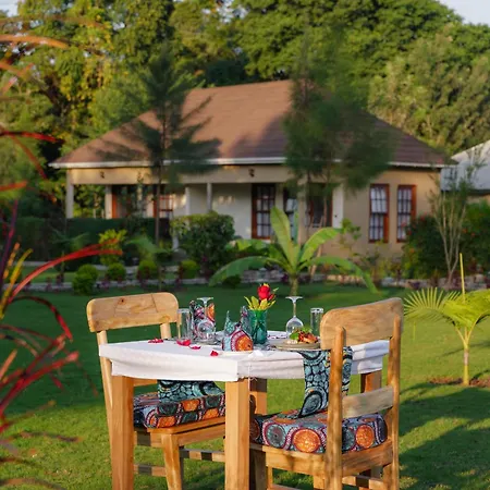 Tanzania Safari Lodge-3