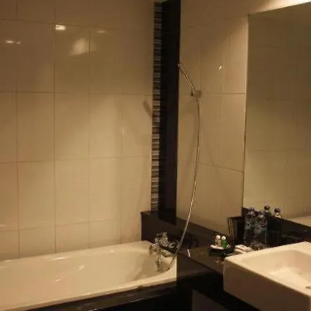 Travello Hotel Manado-3