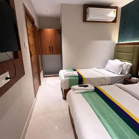 Ruby Hotel-2