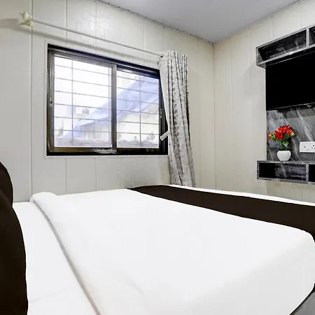 Fabhotel Hans Residency-3