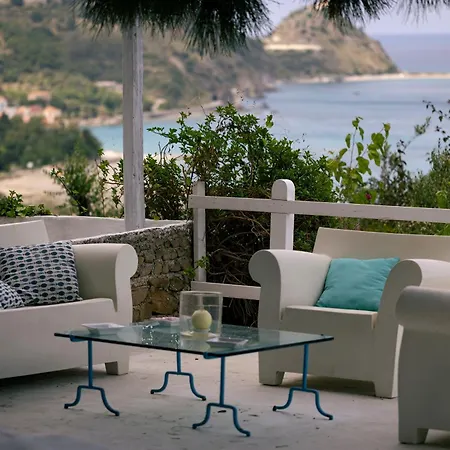 La Casa Del Nespolo - Exclusive Country Suites - Seaview Pool & Self Check-In (Adults Only)-2