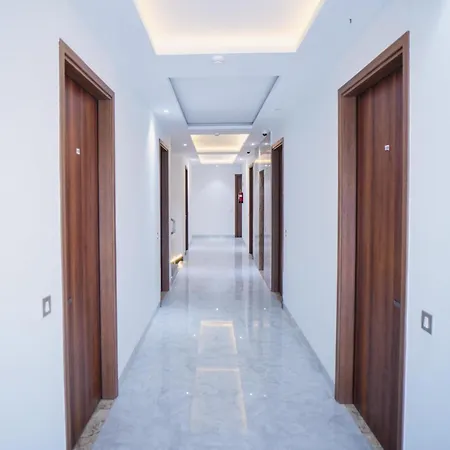 Haris Court- Cyber Hub-2