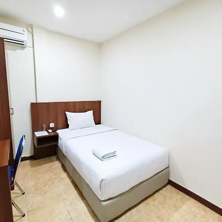 Oyo 987 Hotel Bina Darma-2
