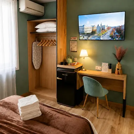 Hostal Luxury Green Madrid Gran Via-2