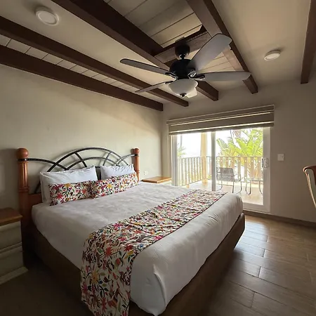 Dmytri'S Original La Fonda Restaurant & Hotel-2