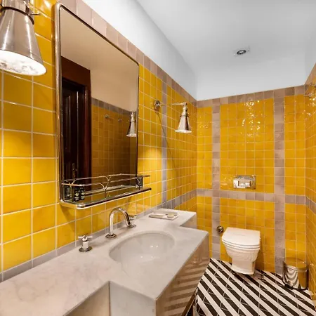 House 5 Hotel-2