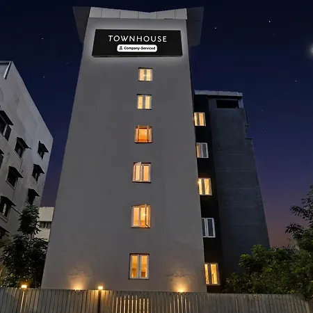 Super Townhouse Balewadi High Street-3