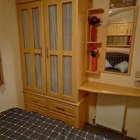 Mollies Den 2 8 Berth 3 Bedrooms The Grange Holiday Park Ingoldmells-3