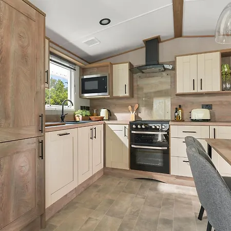 Burtree Lakes Holiday Park-2