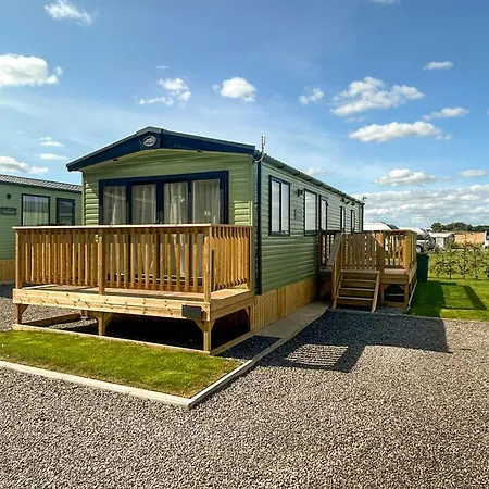 Burtree Lakes Holiday Park-3