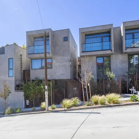 City24 Condo Hotel Little Italy Mission Hills-3