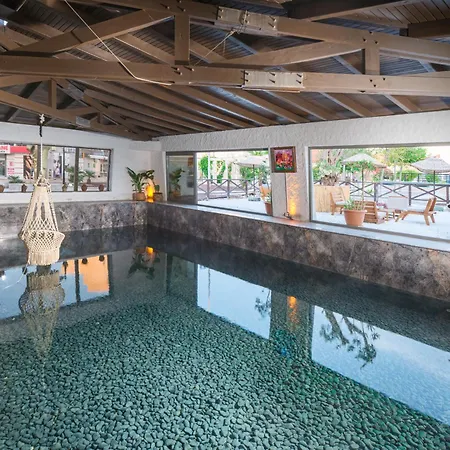 Marge Hotel Adult Only 12 Plus-2
