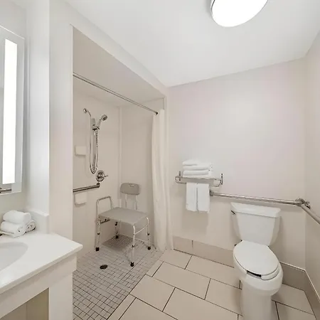 Best Western Plus Twin View Inn & Suites-3