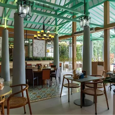 Blue Sky Hotel Petamburan-2