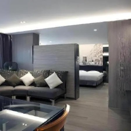 M1 North Point Hotel-3