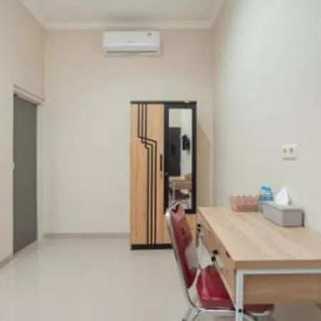 Hanna Residence near RSPI Puri Indah Mitra RedDoorz-3