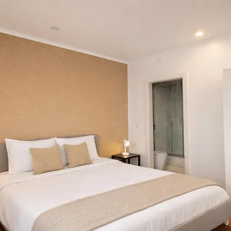 Bohemian Stay Central Lisbon Rooms-3