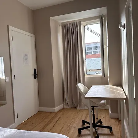 Bohemian Stay Central Lisbon Rooms-3
