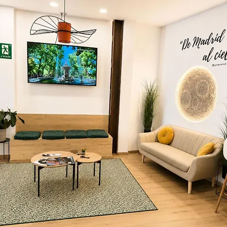 Capsule Inn Madrid-3