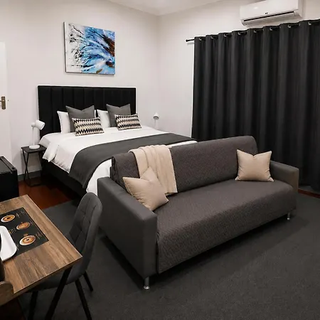 30 On 6Th By 306 Accommodation-2