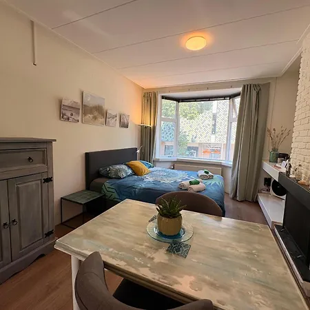 City Center Rooms With Shared Facilities By Umcg-2