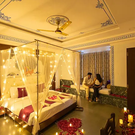 Mannat Udaipur Lakeview Boutique-2