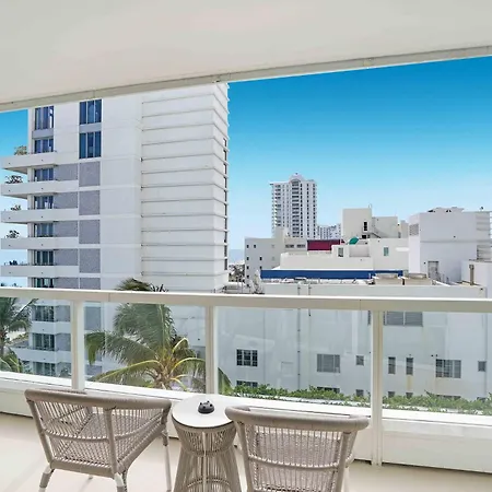 Fontainebleau Jr Suite With Balcony Condo-3