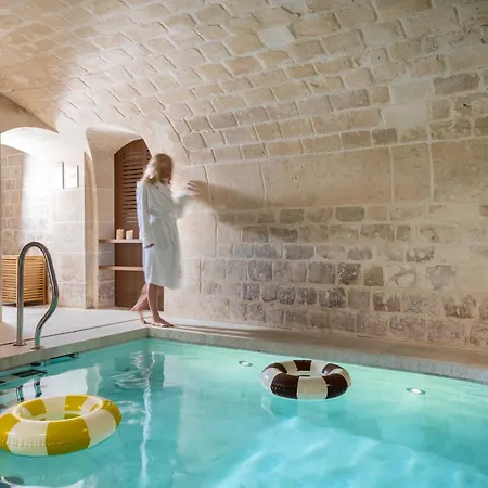 Madame Drouot & Spa - Opera-3
