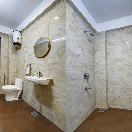 Hotel Ashram View With Luxury Near Nizamuddin Railway Station-2