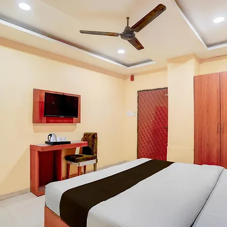 Oyo Collection O Bhu Road Varanasi Formerly Hotel Swarna Banquet-3