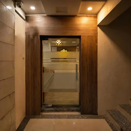 Collection O Kudasan Gandhinagar Formerly Hotel Royal Mansion-2