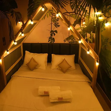 Orsom Stay Rooms With Jacuzzi Sector 53 Gurgaon-2