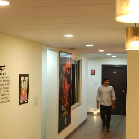 Hotel Sahu Near Kashi Vishwanath Temple Gate-2